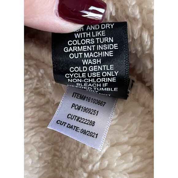 Torrid Cream Faux Fur Hooded Zip Front Bomber Jacket Women's Sz 2 or 2X - Picture 7 of 10